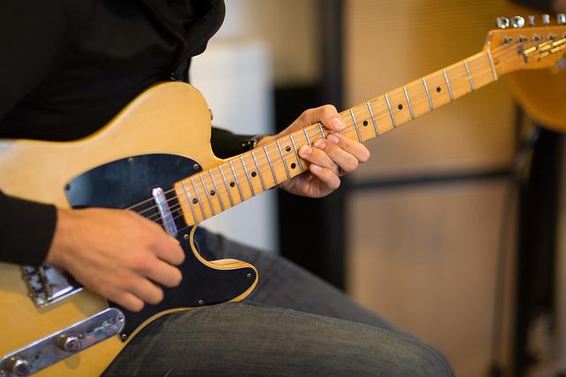 telecaster-g1526c4580_640